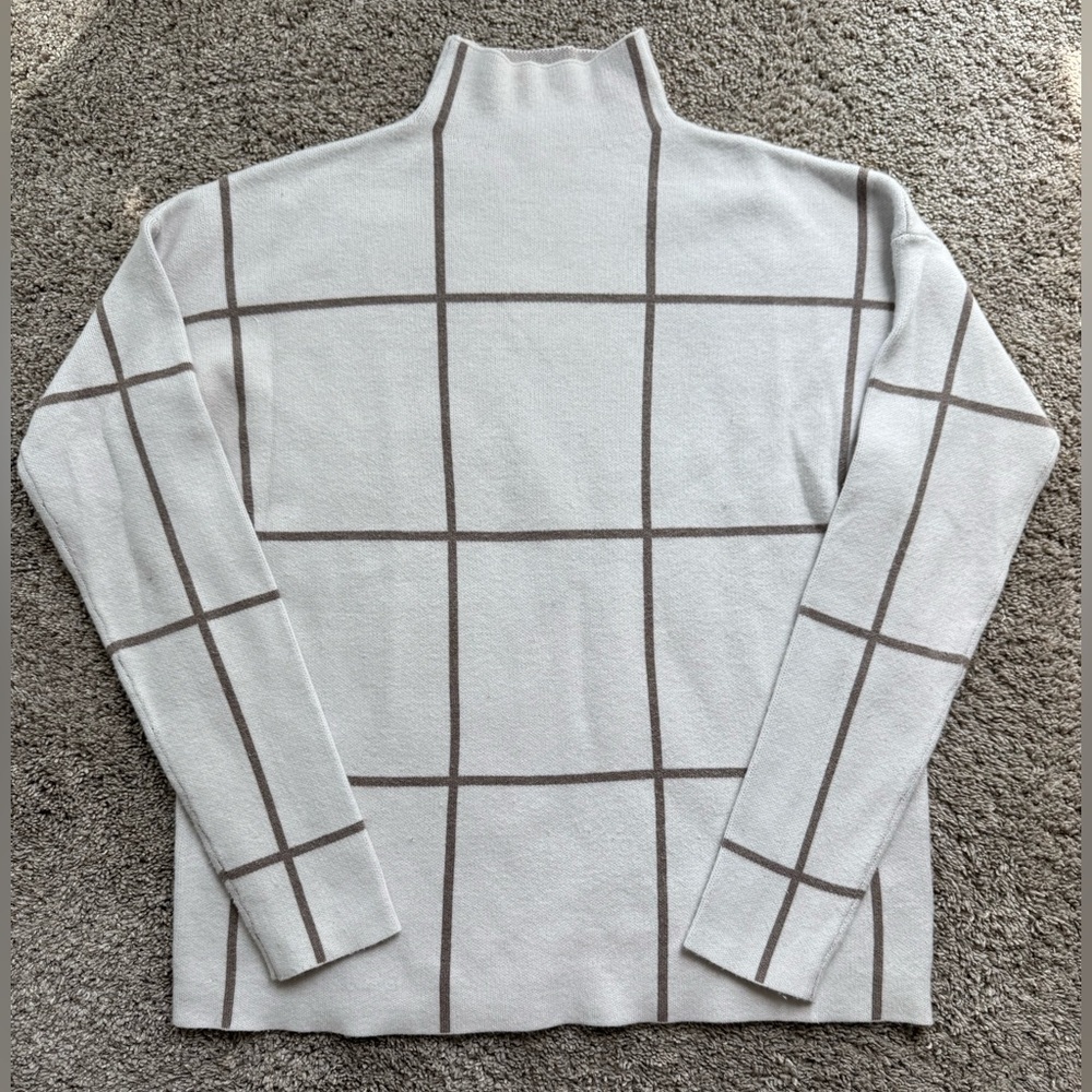 Women’s Neutral Windowpane Sweater Size M